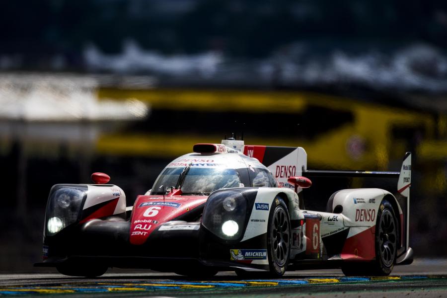  Toyota TS050 Hybrid 2016 года  (фото 2 из 27)